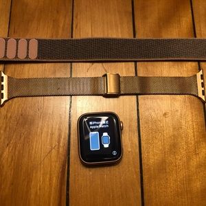 Apple Watch Series 4 Rose Gold with extra band